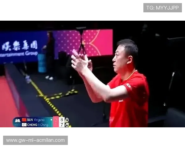 网球擦网球的奇葩瞬间:幸运得分引爆全场笑声 网球擦网球的奇葩瞬间:幸运得分引爆全场笑声