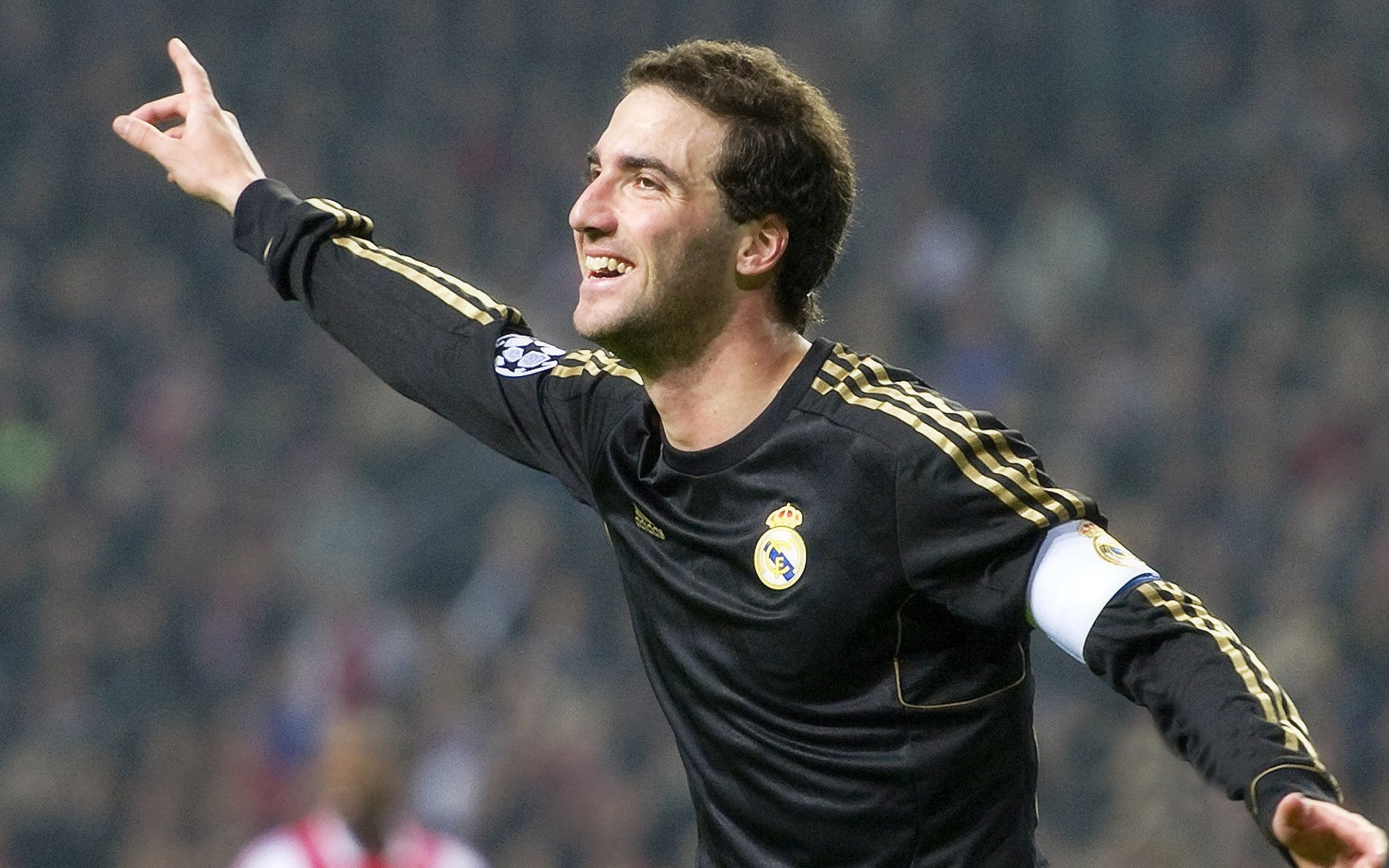 拜仁将持续探索“边中结合”进攻模式